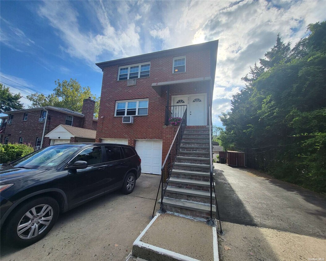 7410 Little Neck Pkwy Unit 2, Queens, NY 11004 Apartment for Rent in