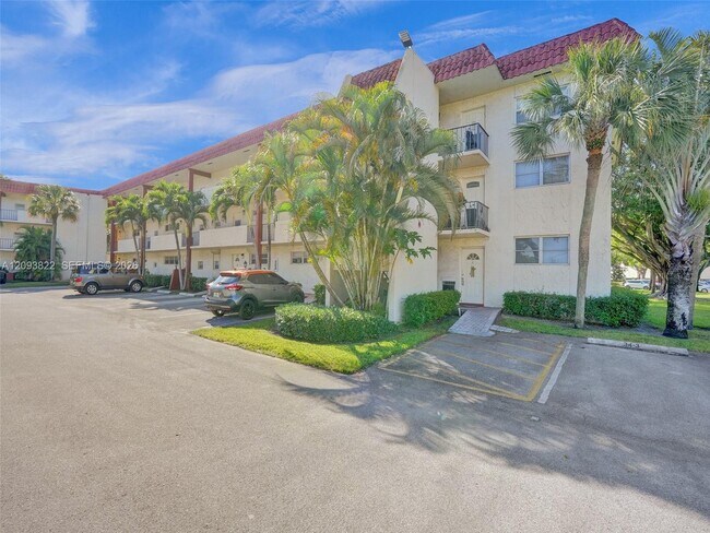 Building Photo - 8962 S Hollybrook Blvd