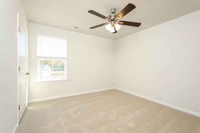 Building Photo - 504 Jack Pine St