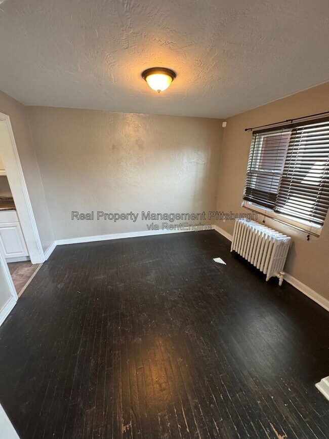 Building Photo - 2819 Morlock St