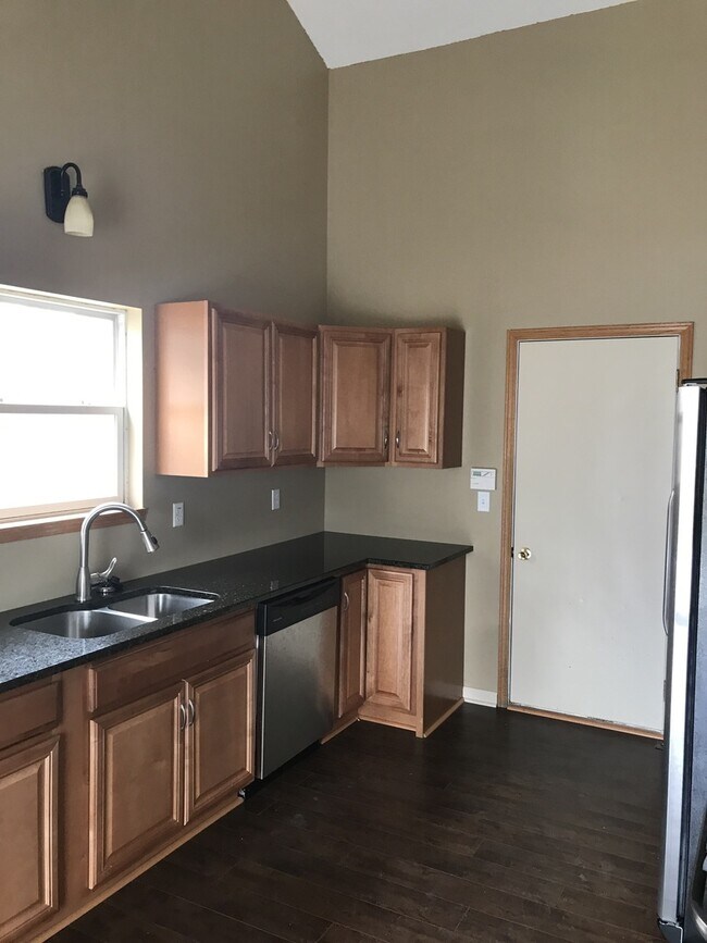 Building Photo - 3734 Harwood Ln