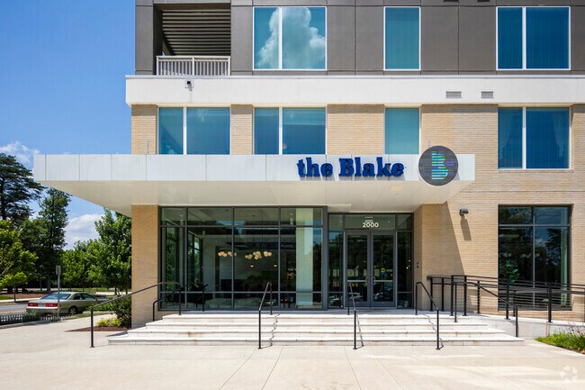 Entrada - The Blake