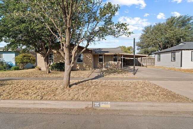 Foto del edificio - 703 Ainslee St