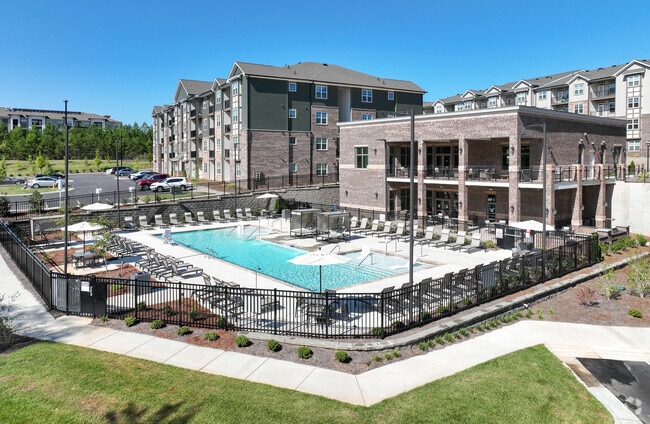 Building Photo - Aventine Huntersville