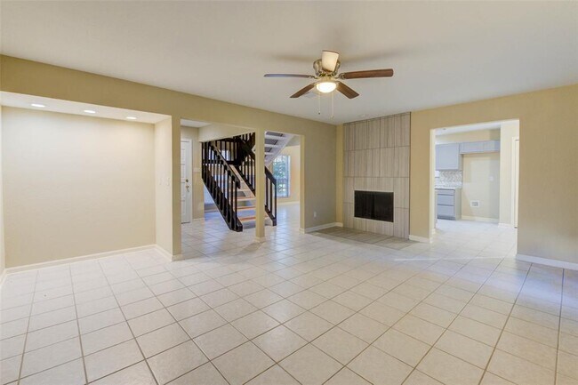 Building Photo - 13522 Windhaven St