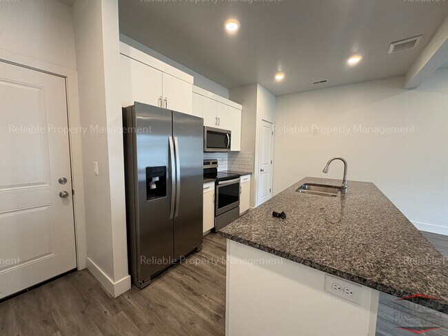 Foto del edificio - 140 S Emery Ln