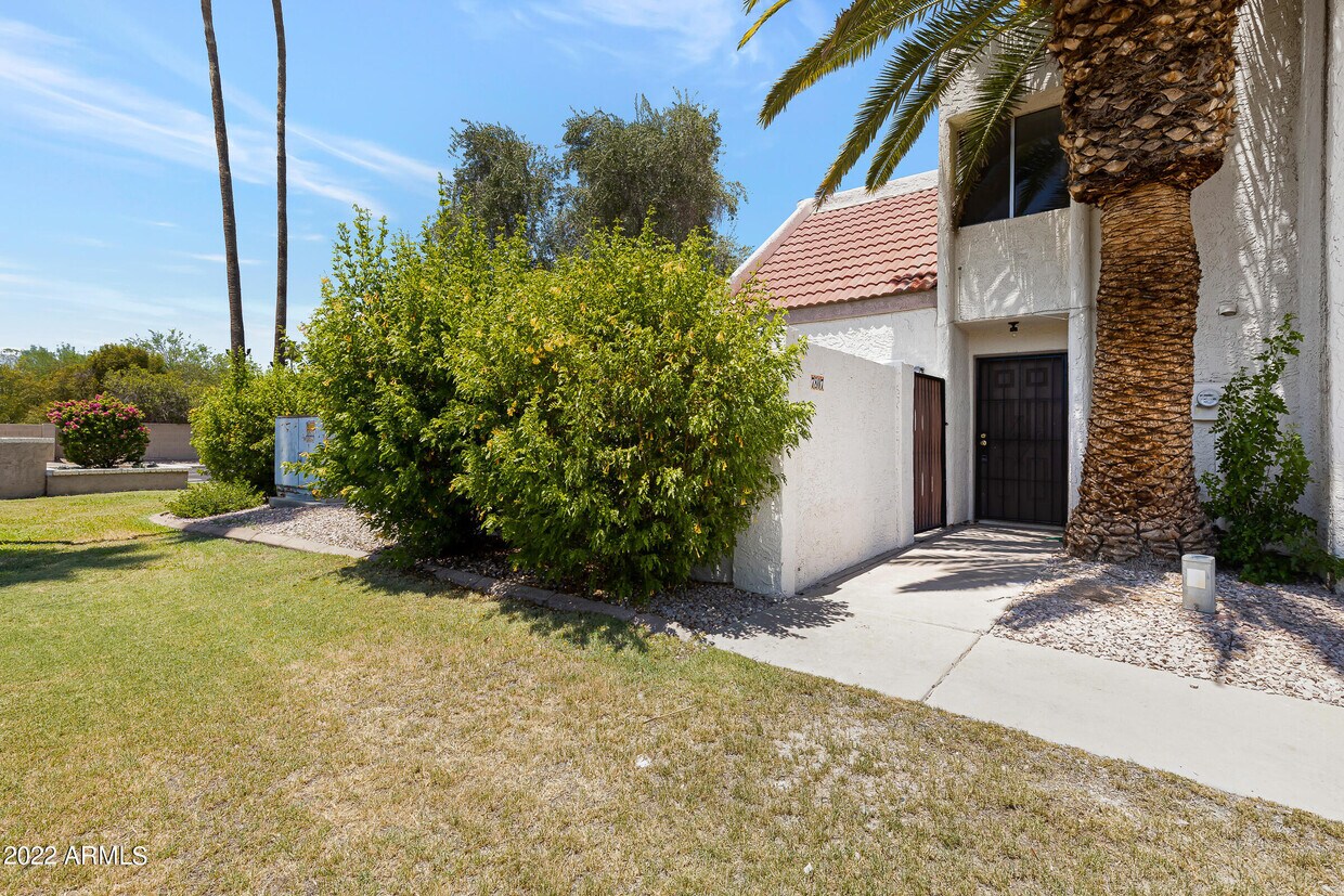 Primary Photo - 7807 E Rovey Ave