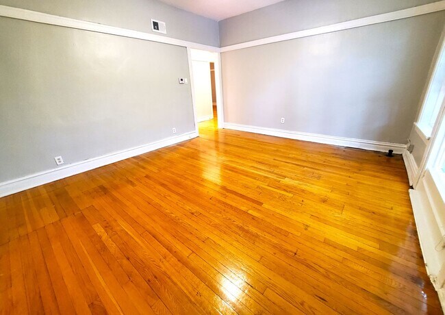 Foto del edificio - 2066 W Hutchinson St