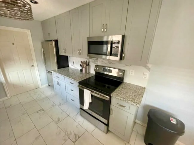 Building Photo - 14111 Wickersham Ln