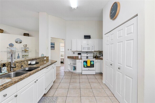 Foto del edificio - 11851 SW 7th St