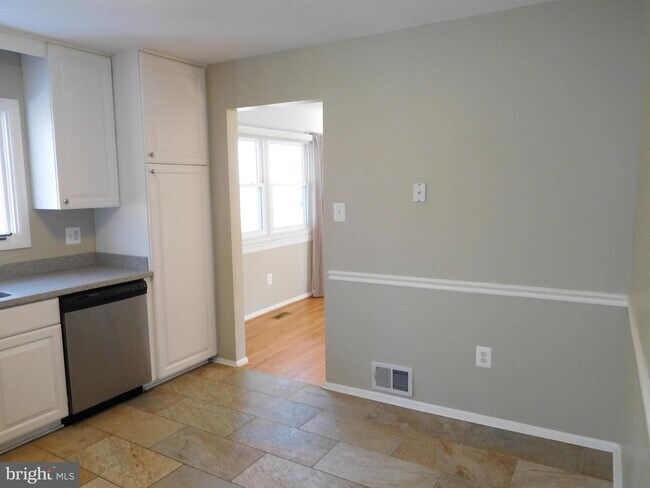 Building Photo - 6526 Bowie Dr