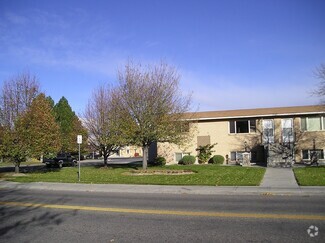 Building Photo - 754 N Saturn Ave