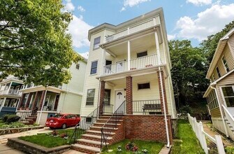 Building Photo - 558 Washington St