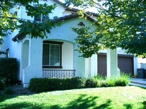 Building Photo - 2220 Yarnell Way