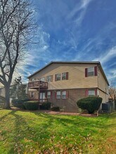 Building Photo - 442 S 18th St