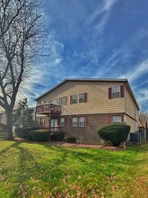 Building Photo - 442 S 18th St