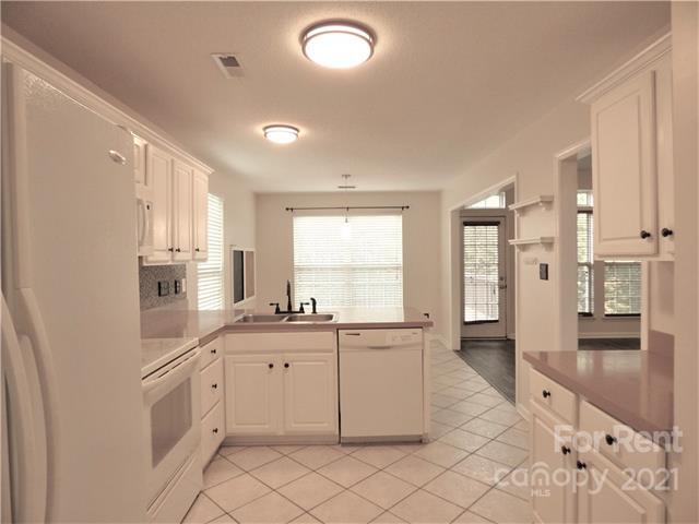 Foto del edificio - 5640 Winslow Ave NW
