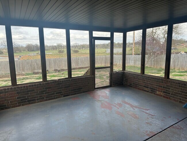 Building Photo - 401 Pebble Beach Dr