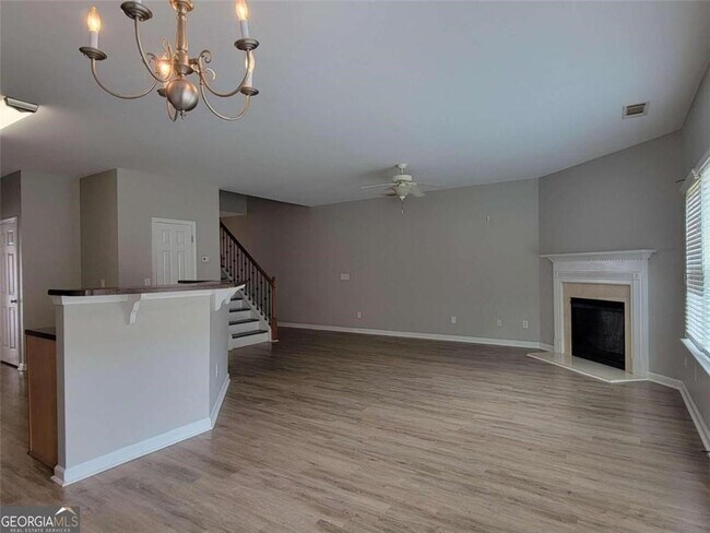 Building Photo - 4005 Labrador Way