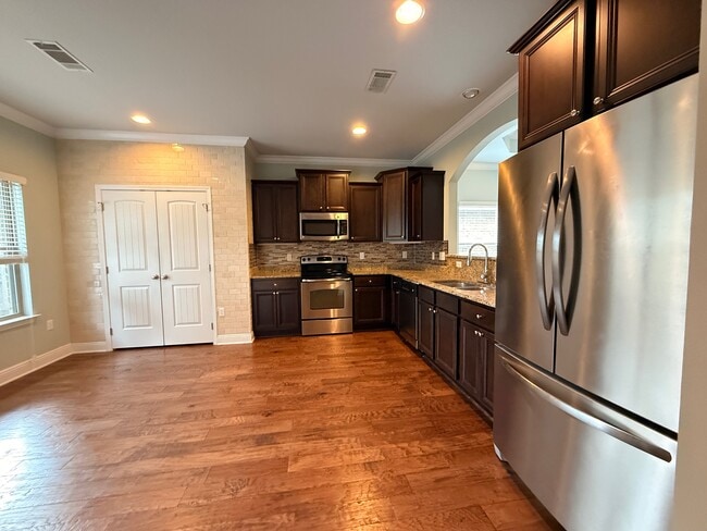 Building Photo - 79 Bella Blvd