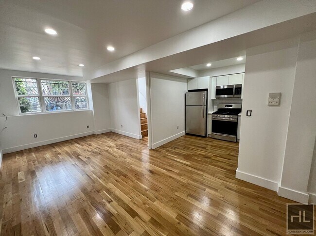 Building Photo - 2BR 1BA Townhouse Private Garden & In-Unit Laundry on Ocean Hill Bushwick Border