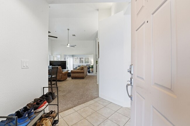 Building Photo - **COMING FEB 1st** Stylish Split-Floorplan Home in North Scottsdale