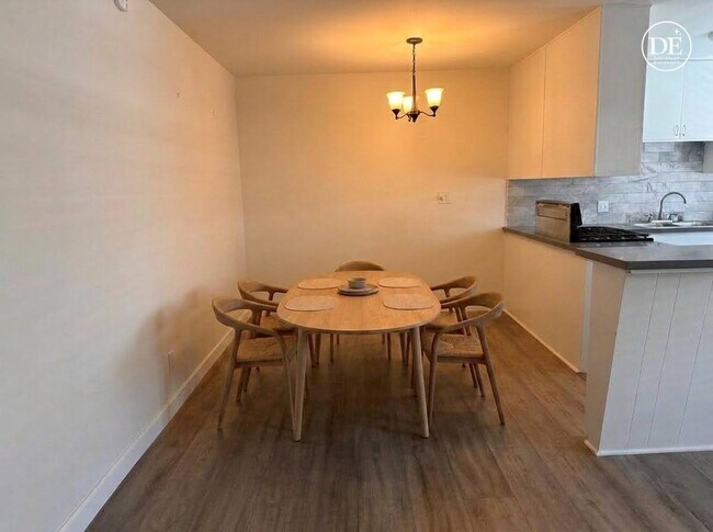 Foto del edificio - 4358 Mammoth Ave