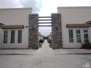 Building Photo - 1508 Coyote Hls