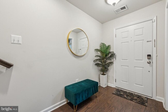 Building Photo - 7119 Rowlock Aly