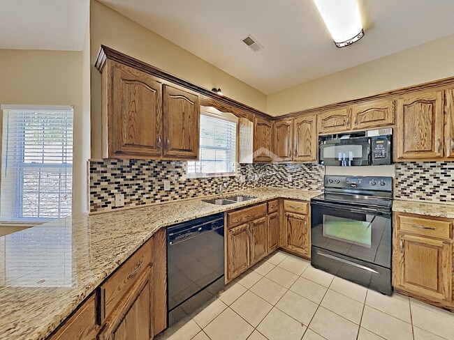 Building Photo - 1001 High Ridge Dr N