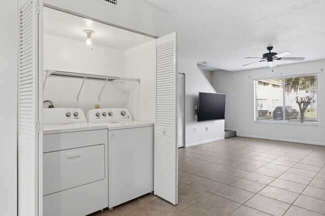 Foto del edificio - Southfork Oaks Condo