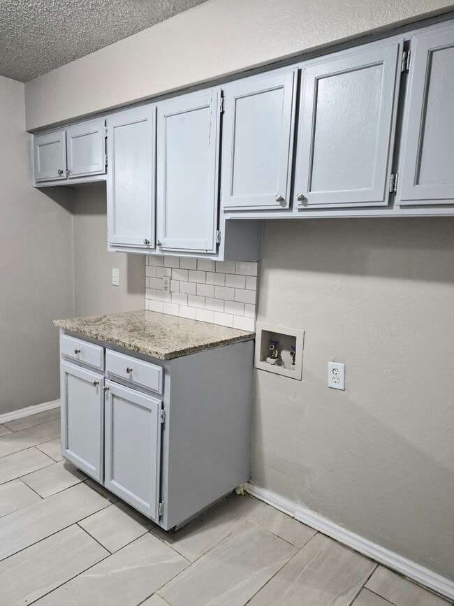 Building Photo - 214 Pine Meadow Dr