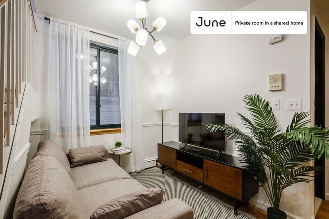 Building Photo - Room in Shared 5 bed/2 bath home in East Village