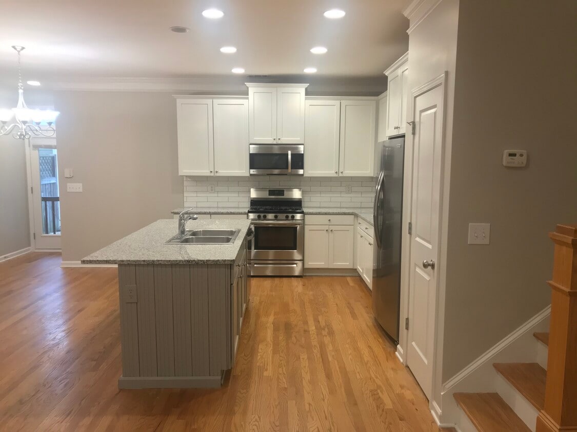 Foto principal - 1660 Habershal Dr