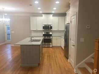 Building Photo - 1660 Habershal Dr
