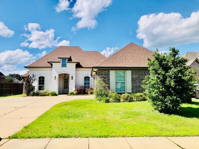 Building Photo - TURTLE CREEK-GATED-BENTON-BEAUTIFUL HOME-N...