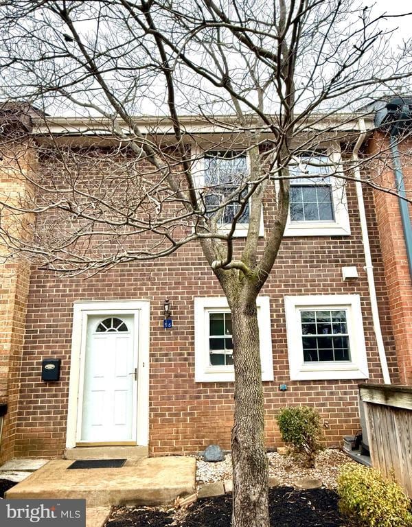 Building Photo - 2196 Golf Course Dr