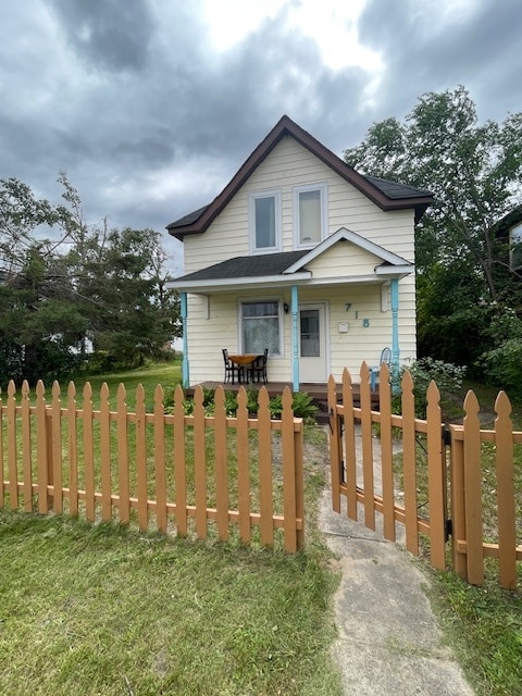 Building Photo - 718 3rd St SE