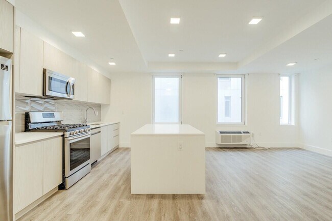 Building Photo - 477 Broadway