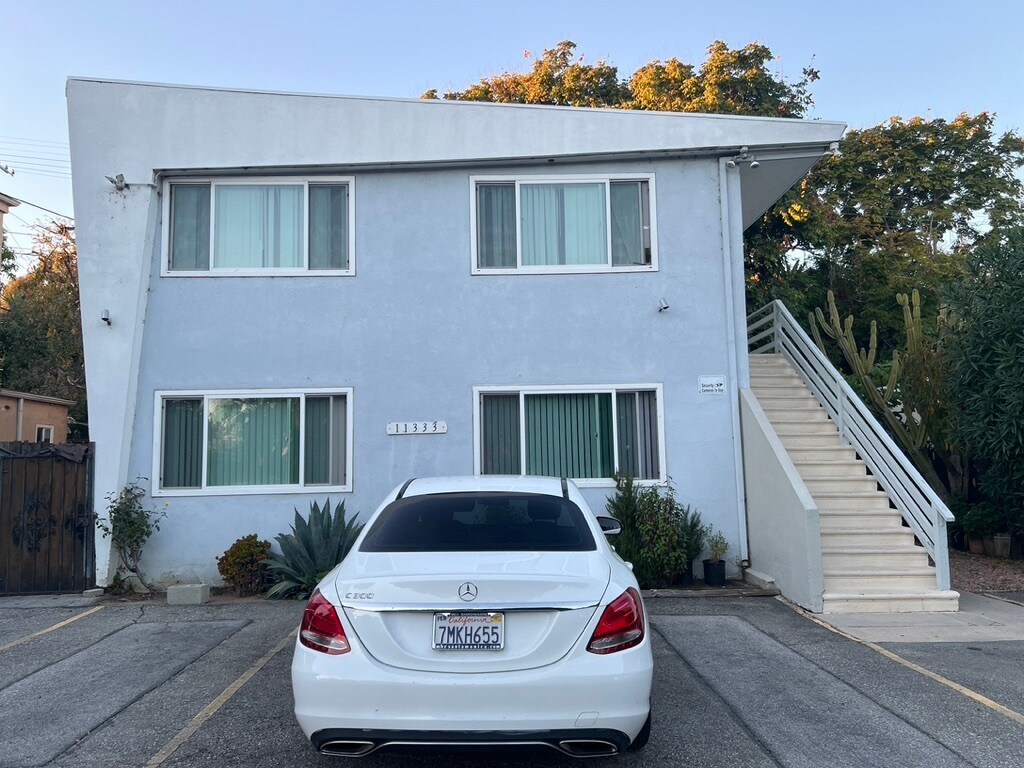 Foto principal - 11333 Venice Blvd