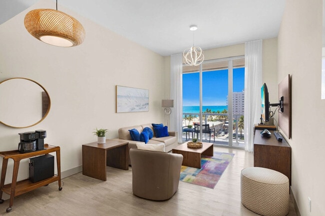 Building Photo - 111 N Ocean Dr