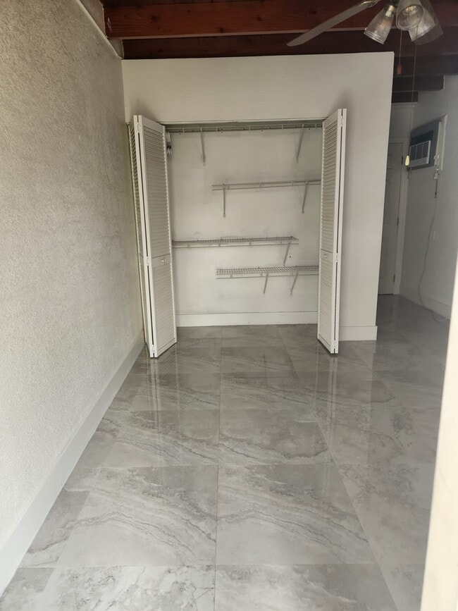 Foto del edificio - 8201 SW 101st Ave