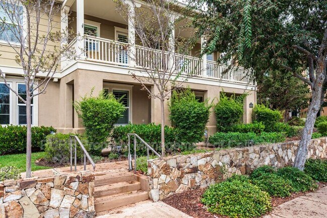 Building Photo - 15858 Paseo Del Sur