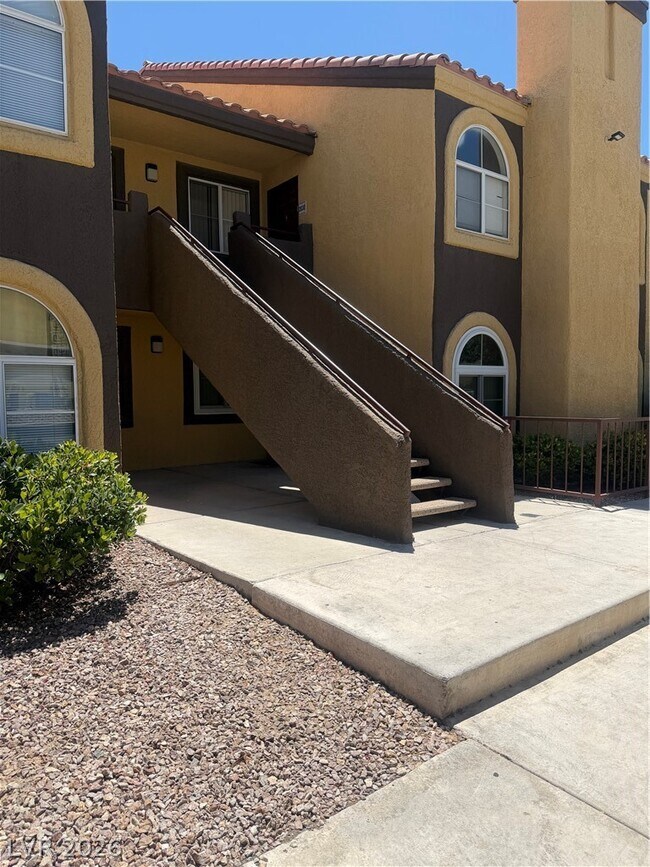 Foto del edificio - 7950 W Flamingo Rd