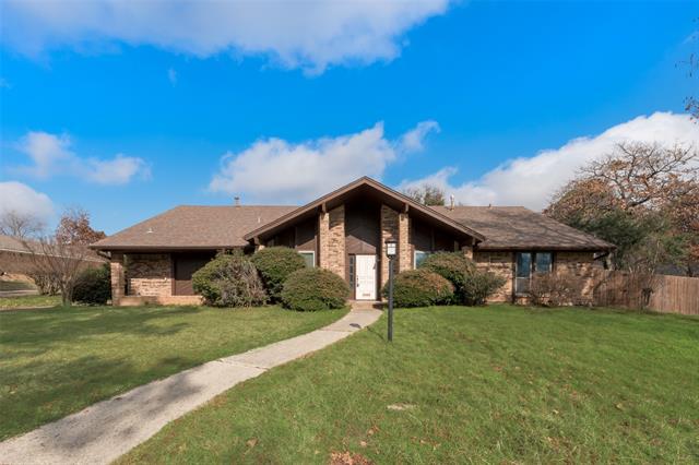 Building Photo - 2209 Hollyhill Ln