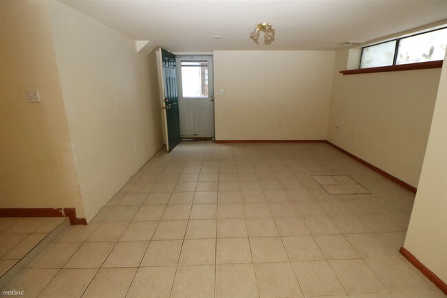 Foto del edificio - 90 Fernwood Ave