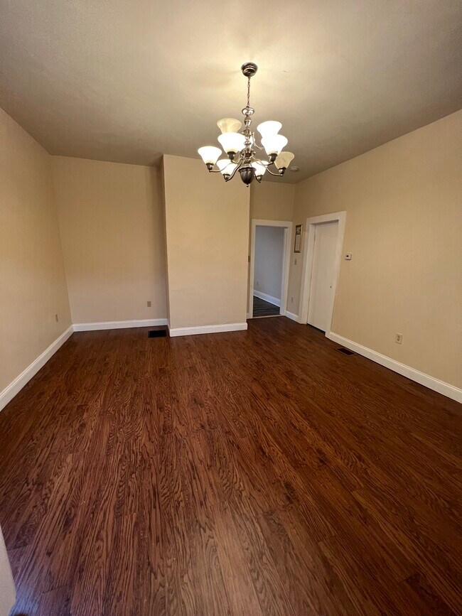 Dining Room - 711 6th Ave