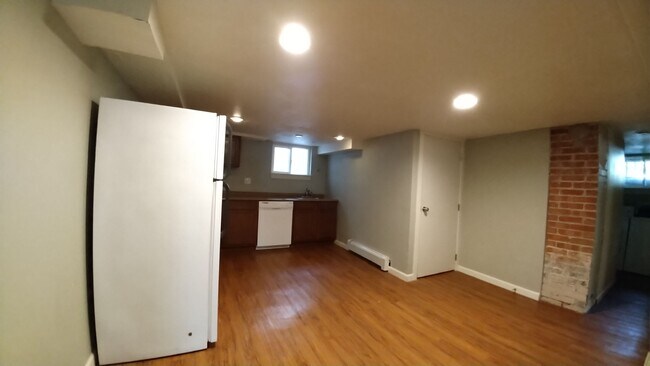 Building Photo - 808-810