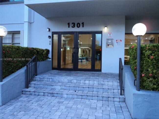 Building Photo - 1301 NE 7th St