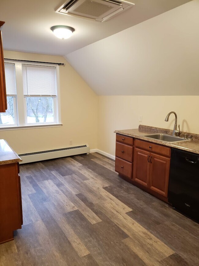 Foto del edificio - 380 Oxbow Rd